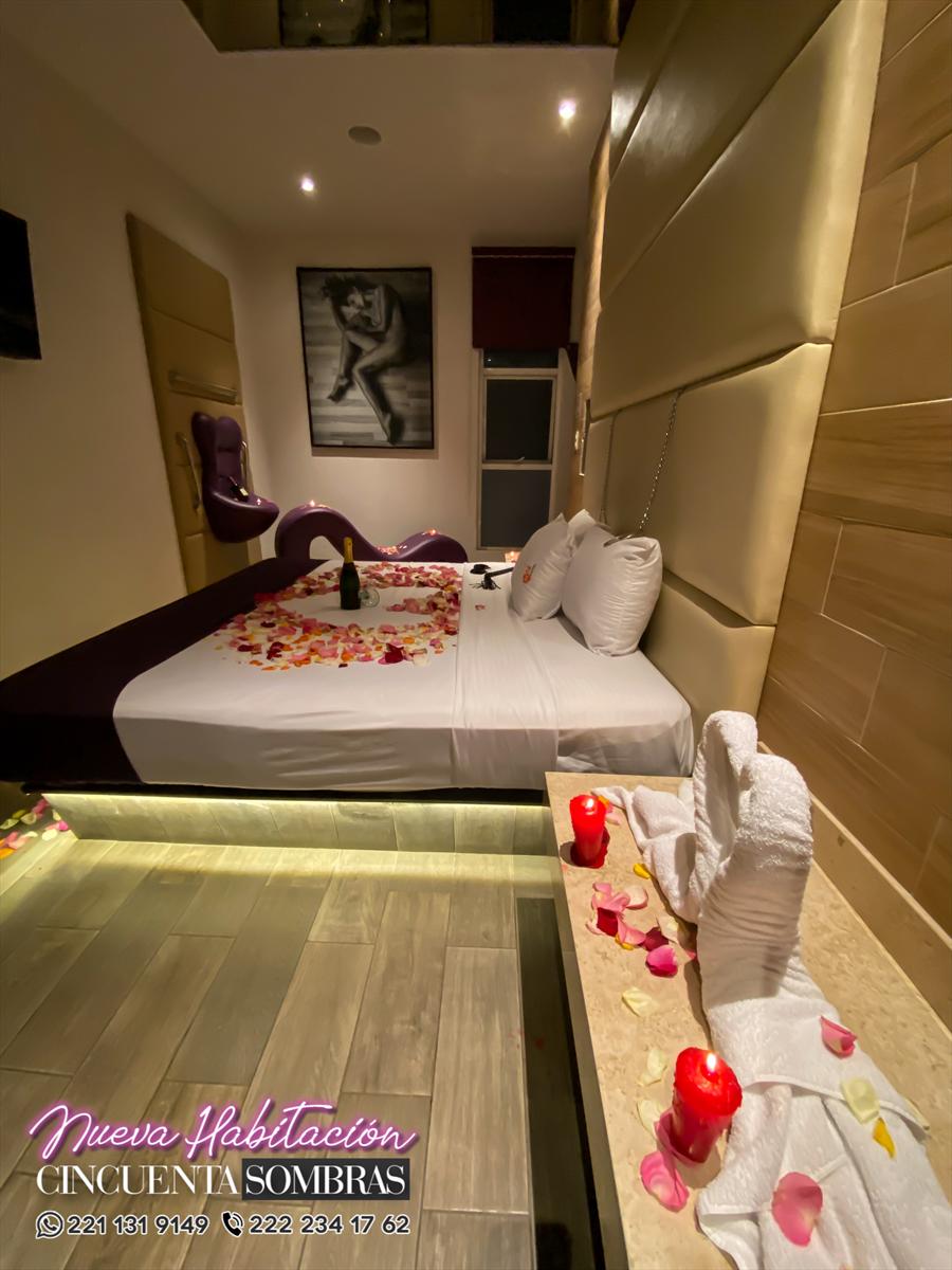 Habitación temática iluminada