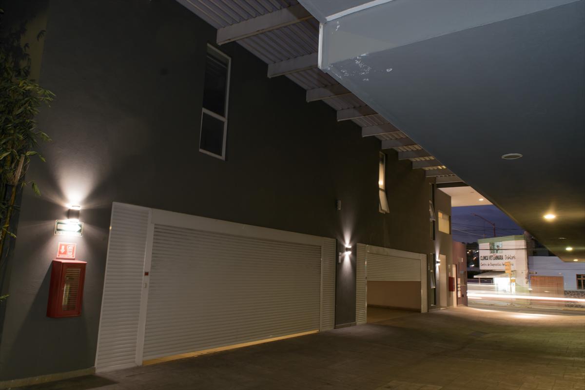 Acceso cubierto de Motel M14